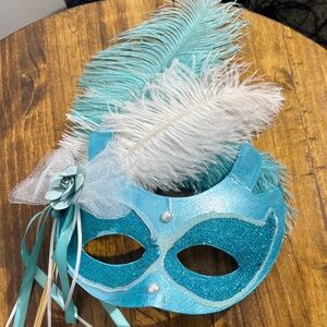 Elegant Blue Feathered Masquerade Mask